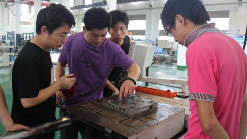 汽车内外饰模具配件：揭秘其背后的关键工艺**
